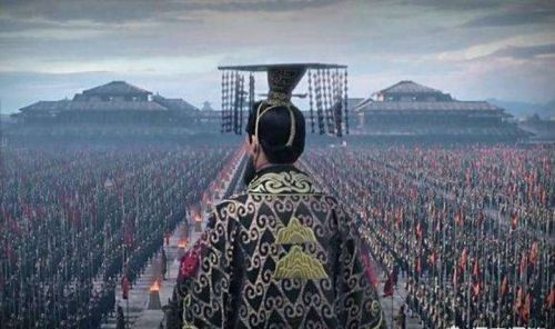 秦始皇统一六国时，大秦军队那么强，为什么他死了没几年，就弱到那种地步？