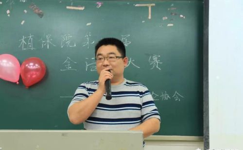 大学里，辅导员的权力有多大？