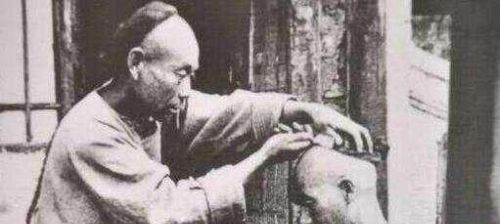 清朝皇帝怎么剃发，他不怕理发师趁机行刺吗？