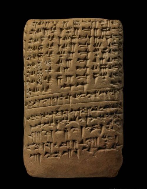 楔形文字发现后，300年没人能懂，后来为何突然被破译了？