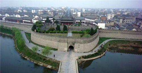 为什么中国人建城墙，西方人建城堡？