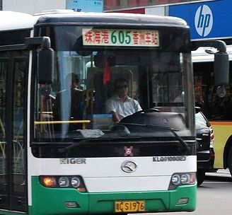 为什么公交车可以超载？