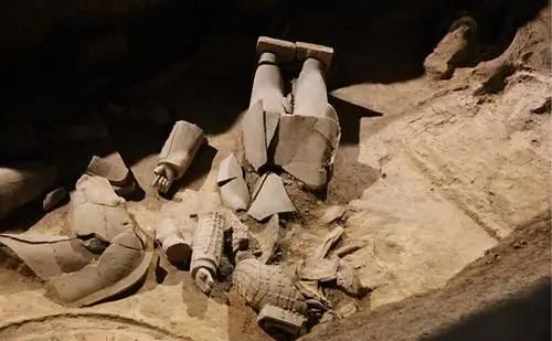 秦始皇陵是怎么被发现的？