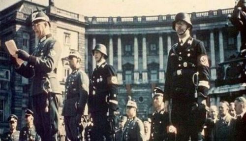 为什么柏林战役前夕，驻扎在德国国外的德军重兵无力回援柏林城本部？