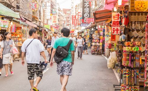 去过台湾的人，可以谈谈风土人情是怎样的吗？