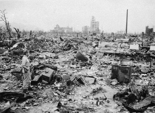 二战时，如果美国不往日本投原子弹，日本还能顽抗几年？