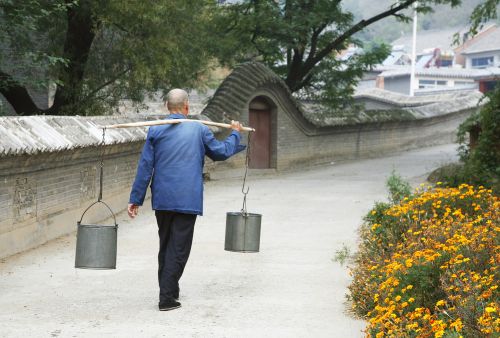 中国已进入老年化时代，以后农村没有交社保的，会有养老补贴吗？