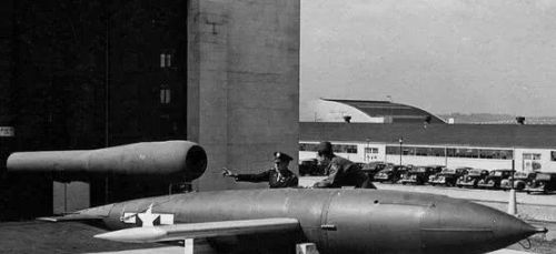 德国最先研究核武器，为何却落后于美国？