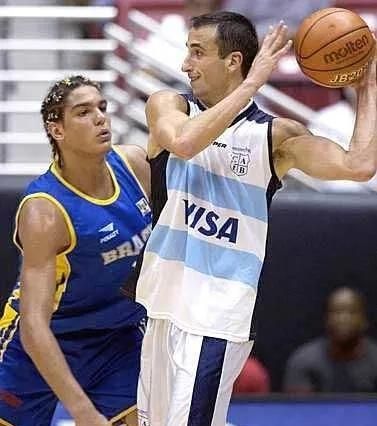 国际篮球赛的篮球是花色的，NBA的篮球是纯色的，这其中有什么缘由？
