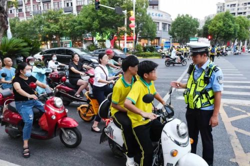 酒后骑共享电单车，被交警判酒驾！请问交警有权处罚吗？