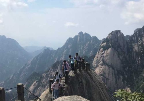 黄山、泰山、华山，哪个山最值得去？