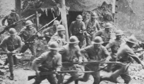 日本的“万岁冲锋”战术这么蠢，为什么日本军队几十年不改？