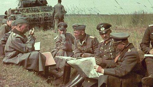 希特勒先打基辅再进攻莫斯科是否正确？你怎么看？