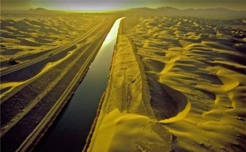 把西藏雅鲁藏布江的水引到新疆沙漠里的红旗河一程可行吗?