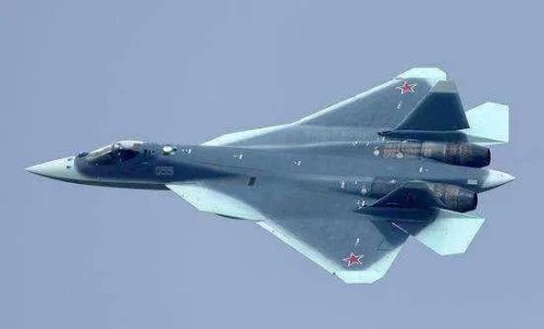 Su-27和Mig-29系列战机为什么要设计成脖子快折断了那种形状？