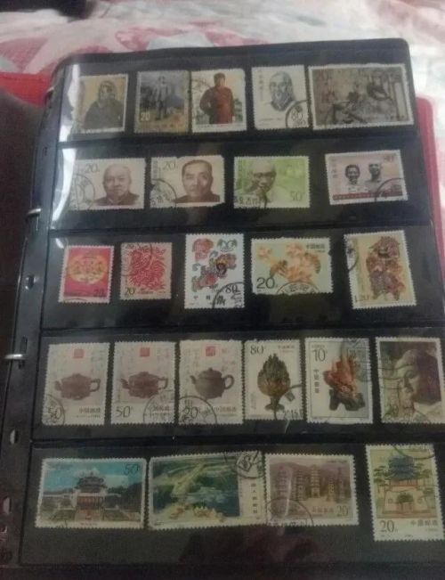 小时候收藏的邮票现在还有价值吗？