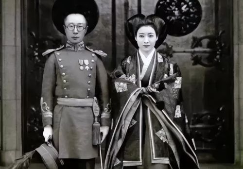 末代皇帝溥仪的亲侄女爱新觉罗慧生，为什么在日本一座山里殉情自杀？