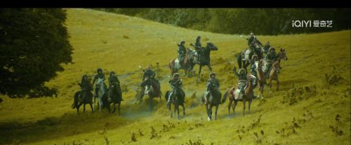 电影《绣春刀》里面，丁修在没有马的情况下，砍死11个满洲骑兵，现实中难度有多大？