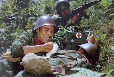 1980年以前一直戴解放帽的中国军队，为何也开始使用钢盔？
