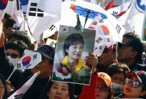 韩国政坛这么乱，为什么没有发生政变？