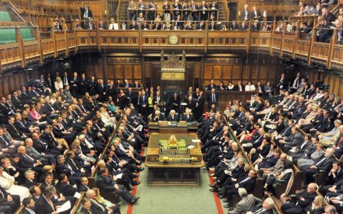 为什么特雷莎·梅卸任首相后还可以回到下议院当议员？