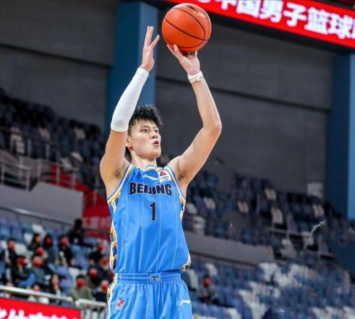 谁是中国男篮最强20岁球员，现在是林葳，将来会是谁？