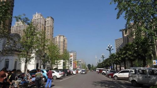 四川省拥有1个三线城市：宜宾无缘，8个四线城市，11个五线城市