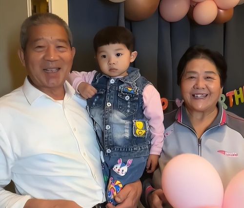 2019年山东67岁大妈意外怀孕，不顾子女反对生一女，后来怎样了？
