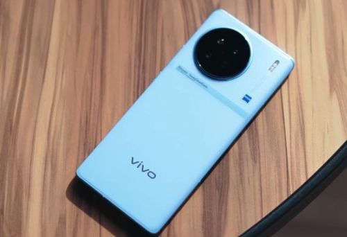 vivo X90跌至2989元，只比荣耀80 Pro贵三百，谁更值得买？