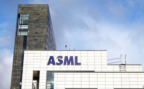 终于怕了？ASML突然“翻脸”，指责中国光刻机破坏全球芯片产业链