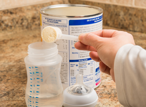 “5种水”不宜冲奶粉，已有孩子因为家长的无知导致中毒住院