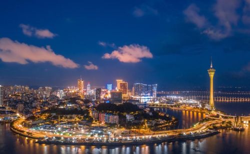 广东是一个旅游资源非常丰富的地方，周边也有很多值得一去的景点