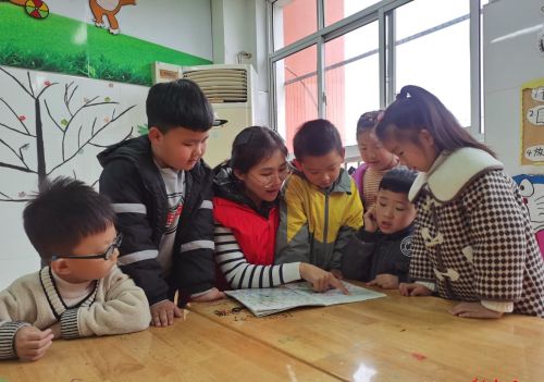 滕州:洪绪镇开展“阅读伴成长”幼儿绘本阅读志愿服务活动