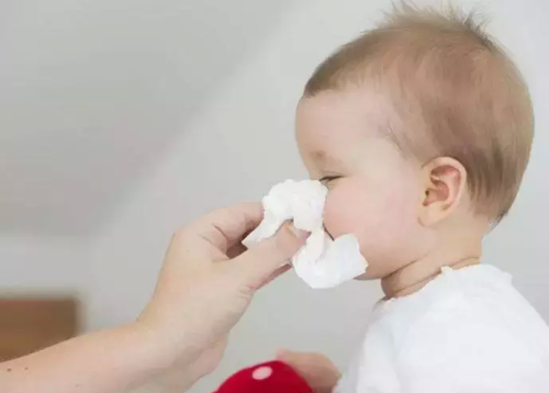 白色、黄色、绿色……鼻涕的颜色提示宝宝的健康状态，千万别忽略！