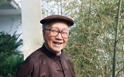 40年前齐白石作品5元一张没人要，小伙花20万全买下，如今值百亿