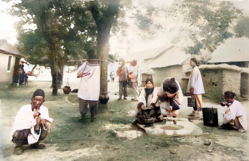 115年前的济南府，钓鱼台前孩子戏水，清水泉边妇人洗衣