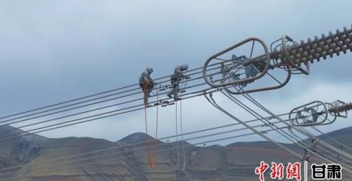 甘肃电力：密集直升机带电作业助推社会经济快速复苏