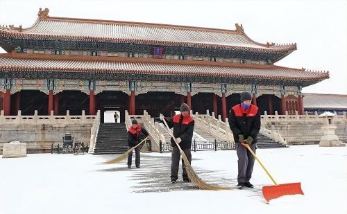 1949年故宫大清扫，出动7万人，历时9个月，清理出25万立方米垃圾