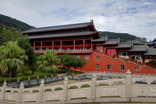 我国面积最大的寺院，1310亩需靠车辆才能走遍，就在低调的福州