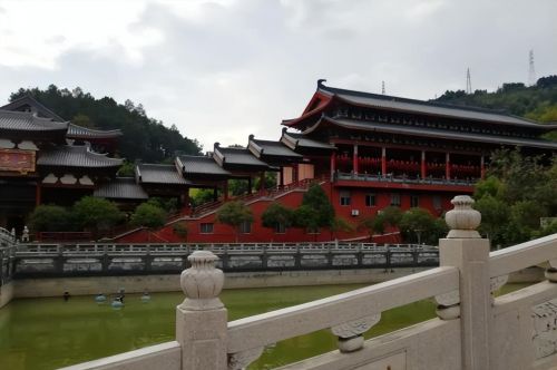 我国面积最大的寺院，1310亩需靠车辆才能走遍，就在低调的福州