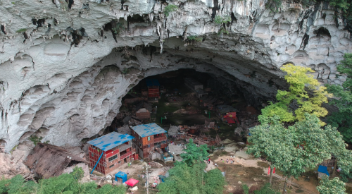 贵州大山里发现一个山洞，洞中20多户苗族人家，真实版的桃花源记
