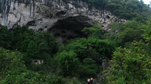 贵州大山里发现一个山洞，洞中20多户苗族人家，真实版的桃花源记