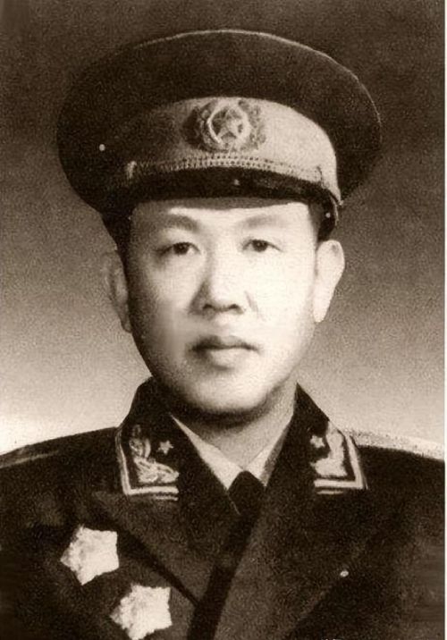 55年大授衔，闻名全国的琼崖纵队3位总队长，分别授予什么军衔？