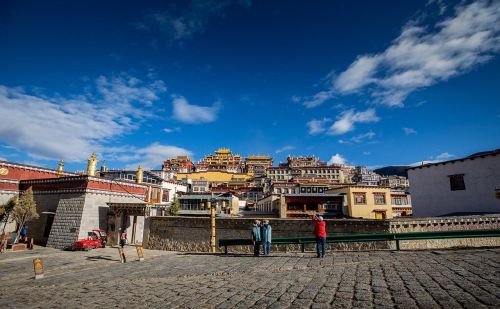 云南规模最大的藏传佛教寺院——噶丹·松赞林寺