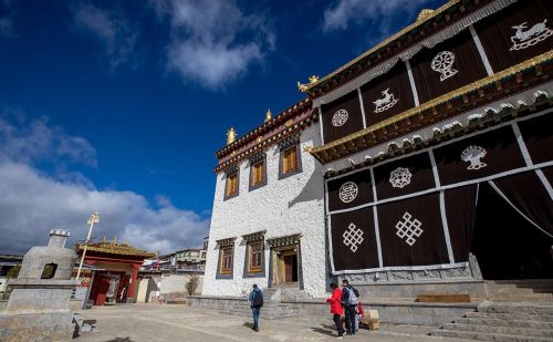 云南规模最大的藏传佛教寺院——噶丹·松赞林寺