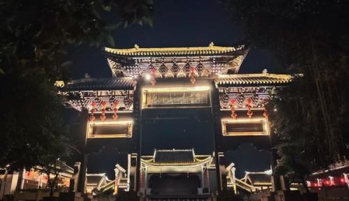 贵州习水：夜色下的土城古镇