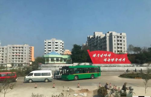 两个瓜：朝鲜旅游回来后发现网友说得太离谱！西方舆论围攻卢沙野