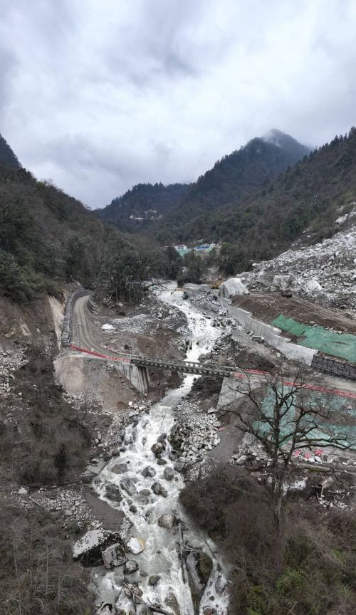 隧道累计进尺突破2000米 海螺沟景区道路灾后恢复重建工程加速“生长”