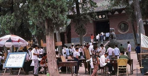 罕见老照片：一个美国小学老师，1983年突然来到少林寺