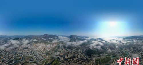 贵州江口：绿水青山云雾缭绕尽显生态美